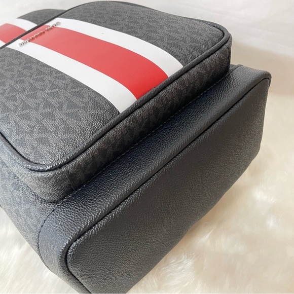 NWT Michael Kors Cooper Sling bag Backpack - Picture 5 of 8